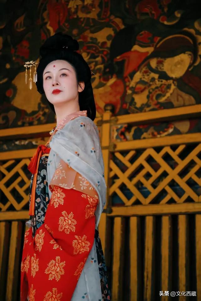 礼赞60年·我的西藏幸福映像 |穿上汉服走进哲蚌寺