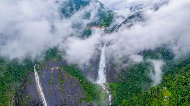 280.12米水流银链垂空，德化岱仙瀑布迎来暑期观赏旺季