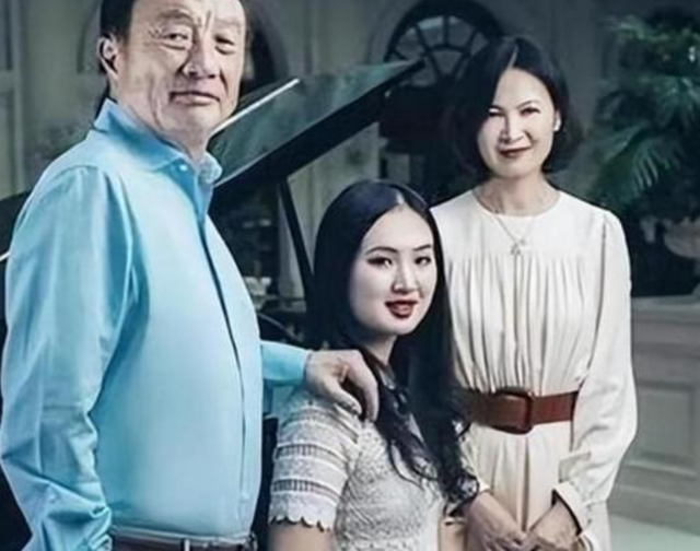 收手吧！资本家的“丑孩子”，笑的比哭还难看，别霍霍观众眼睛了