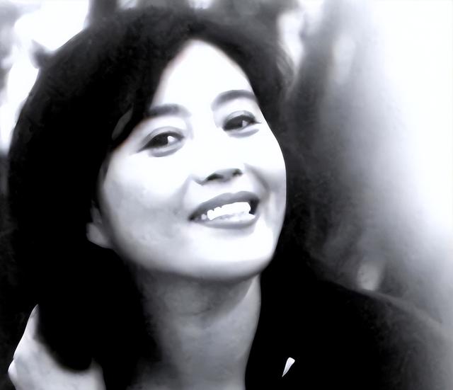 善恶有报！“风流成性”的代价，在65岁丁嘉丽身上体现得淋漓尽致