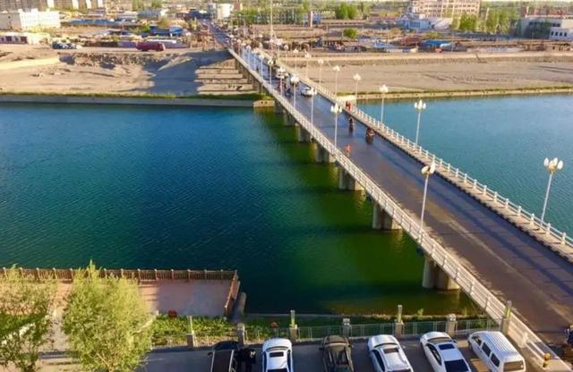 甘肃面积最大的地级市，比14个兰州，6个陇南还大，人口不足110万