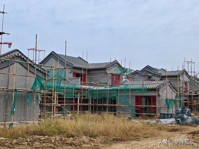 湖北祥云湾：九派建筑环湖立 传统现代共交融