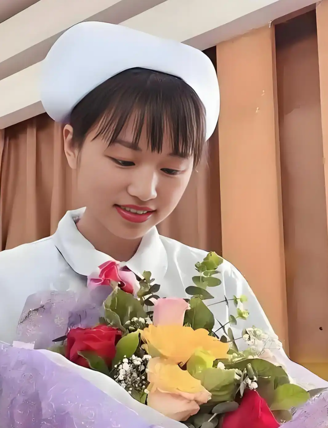 违规风波还没结束，辞退传闻再起，但最快女护士身上始终有件对事