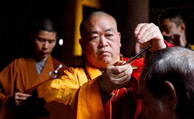 蔡志忠在捐了46亿后，才是“释永信倒台”影响最大的人！