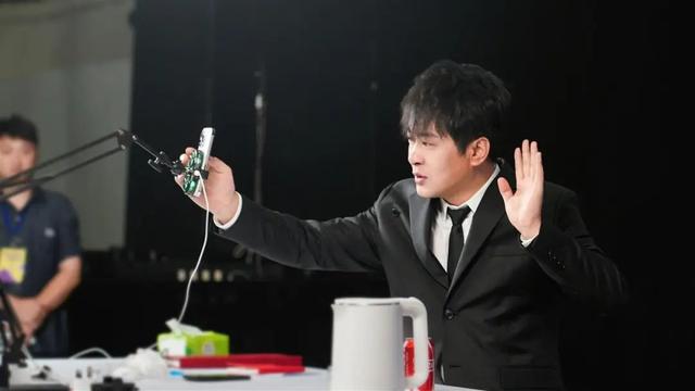 电商顶流宣布：正式退出直播