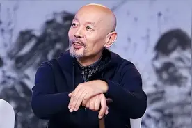 父母已离世，妹妹还远在美国，67岁无儿无女的葛优，如今怎样？图片
