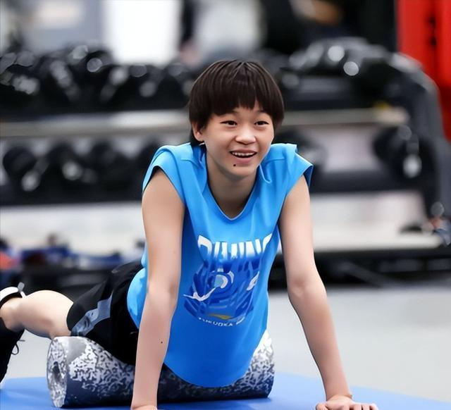 全红婵回乡过节，父亲巨资布置夜景	，国家队的去留再添悬念