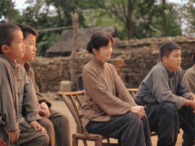 身价过百亿，坐拥北京一条街，出门私人飞机，京圈富婆都有谁?
