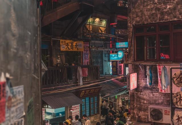 和大舅哥合伙开厂年利200万，他拿185只分我15，我撤资后他急了