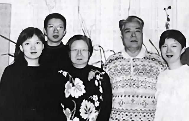 1971年，刘思齐入狱后向毛主席求救	，毛泽东最高指示：娃娃们无罪