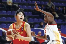 “篮球女神”李月汝：获世界亚军后，效力美国火花队，如今怎样了图片