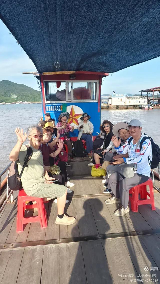 彩色旅图｜光影里的霞浦：滩涂、古树与渔排的诗意时光