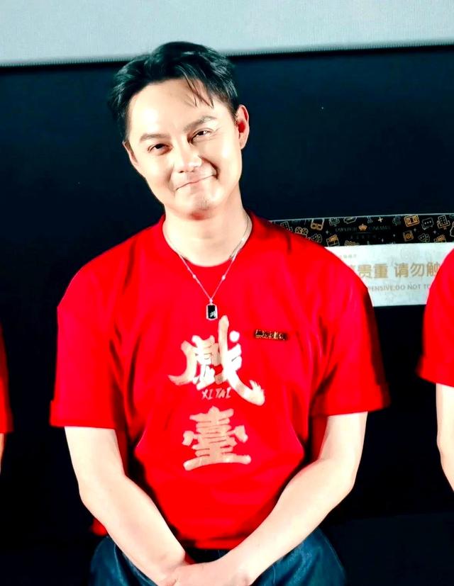 投资方跑路老搭档救场，陈佩斯的《戏台》终于火了，朱时茂赚翻了