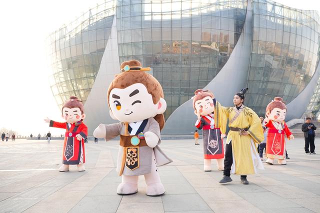 马年新春汉韵浓 刘小邦乘地铁畅游彭城七里贺新春