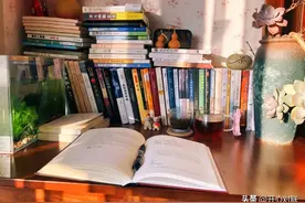 此联至今无雅对，上联：春夏秋冬书作伴；下联你敢挑战吗？图片