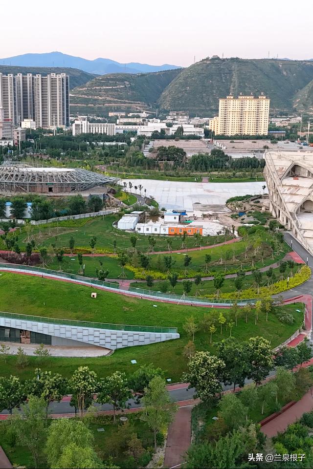 晨色里的兰州七里河彭家坪——都市文化休闲公园
