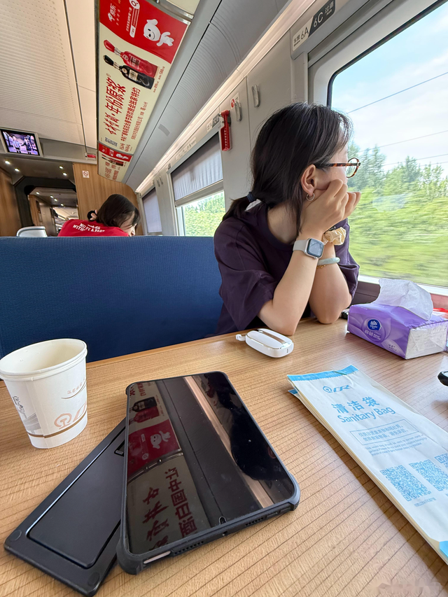 00后躺平饿不死？背后藏着国家砸万亿的 “隐形福利”！