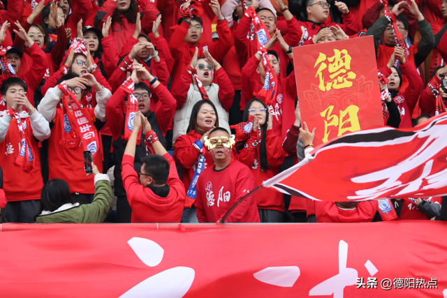 阿坝纪行：红色狂舞交织山水清音