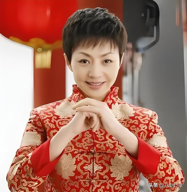 身价过百亿，坐拥北京一条街出门私人飞机，京圈内的富婆都有谁?