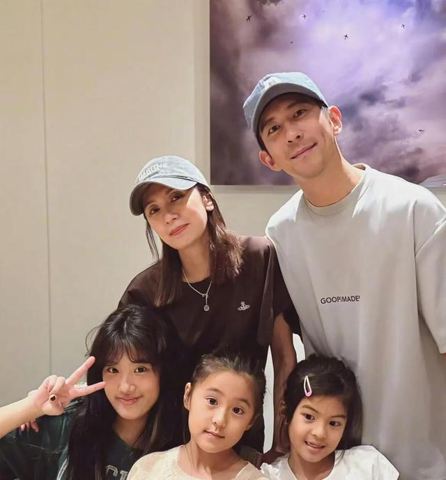 51岁的贾静雯没有想到，二婚老公修杰楷让她难堪