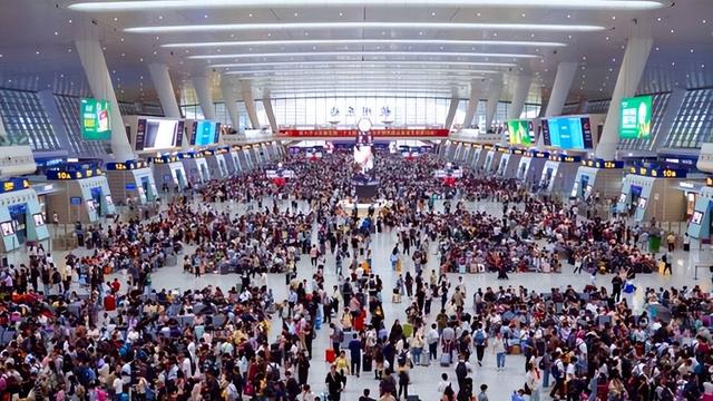 产业链重构真相，美国划圈、中间国家抱团，中国如何破局？