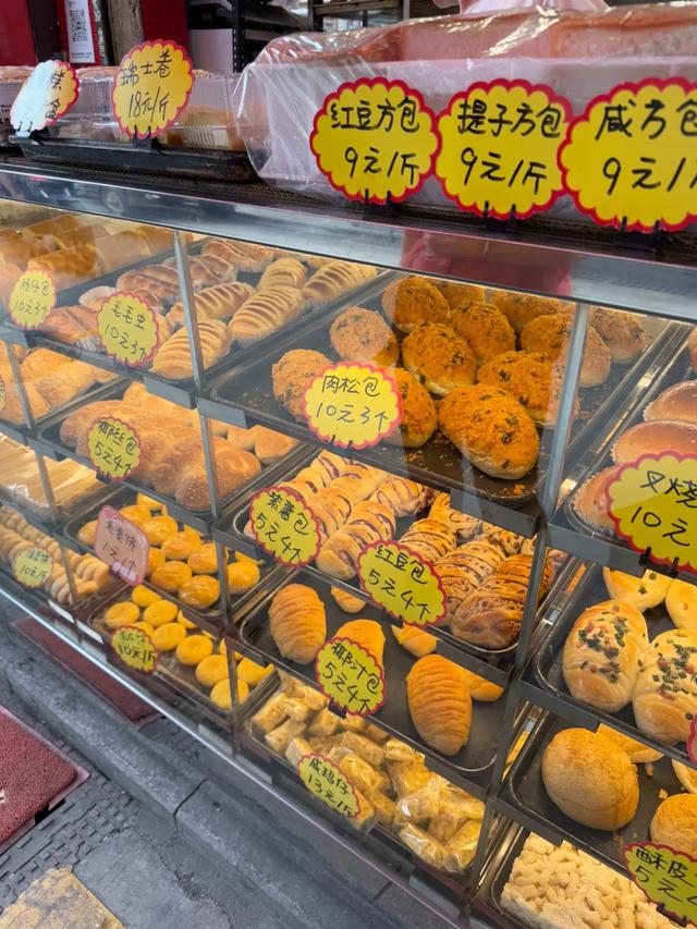 骑楼下的市井味，广州这条百年老街不到百元就能从头吃到尾