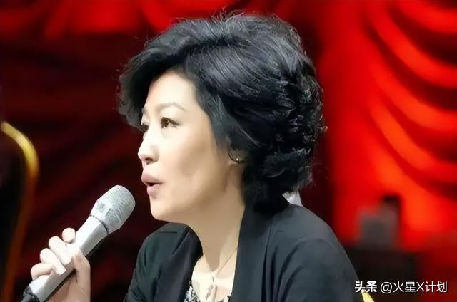 终于破案了！逼得赵本山退出央视春晚的不是宋丹丹，更不是范伟