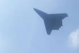 美媒：歼-50是飞行的“纸老虎”，是中国用来吓唬西方的模型图片