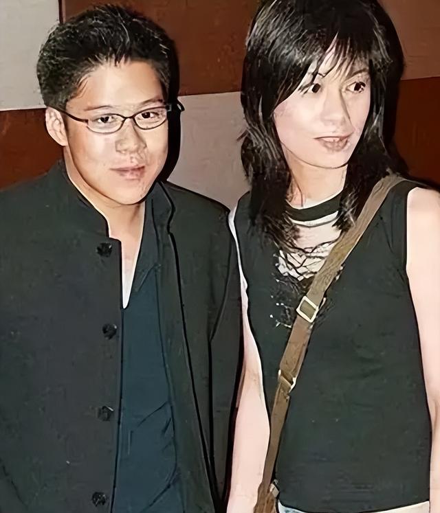 三连升！霍启刚官宣喜讯，新身份给郭晶晶长脸，让李嘉诚不敢吭声