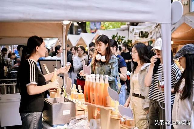 大学路挤爆了！连嗨8天的限时“大书房”，千万别错过！