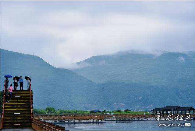 《彩云漫卷处，滇境藏万彩》