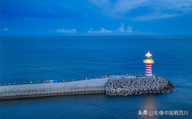 海南陵水：自由灯塔引客来