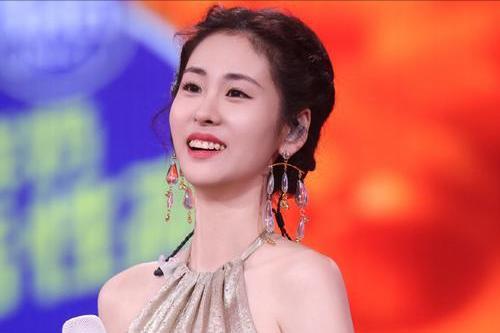 表面是“黄花大闺女”，实际却偷偷怀孕生娃，这些女星真让人意外