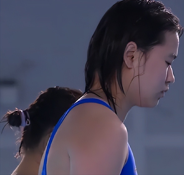 跳水界再出黑马！王伟莹勇夺单人冠，采访意外透露全红婵真实状态