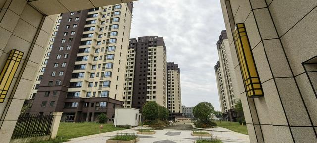 一车一人自驾游（十三）：高速路口遇大件运输，养老房逾期难收房