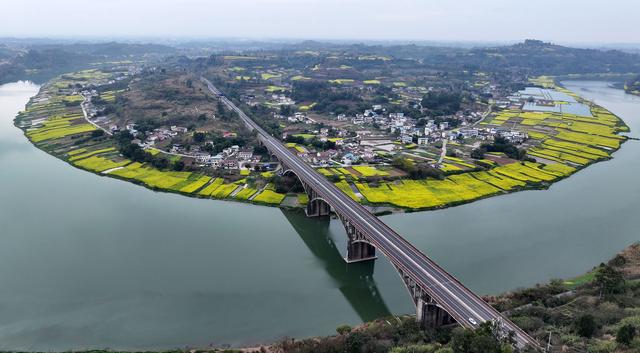 四川内江：初春田园赴花约
