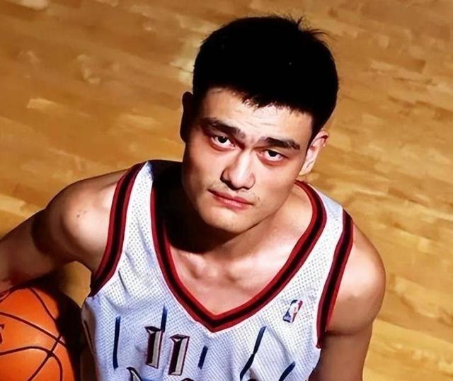 姚明做梦也没想到，15岁的女儿	，如今仅凭一个举动就给他长脸了