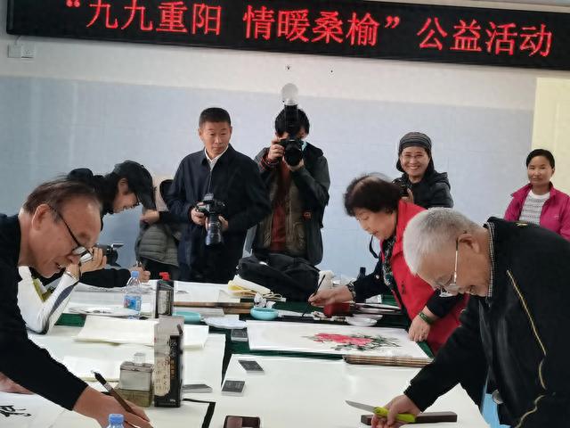 情满金秋迎重阳 文化养老暖人心