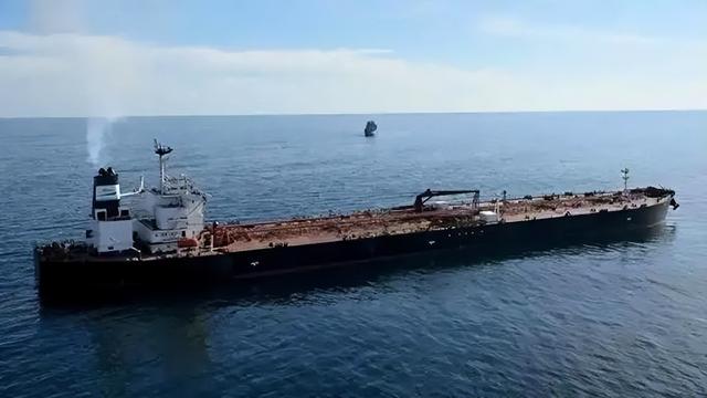 特朗普半小时内连续扣押2艘油轮，不到24小时	，中方强硬送上2句话