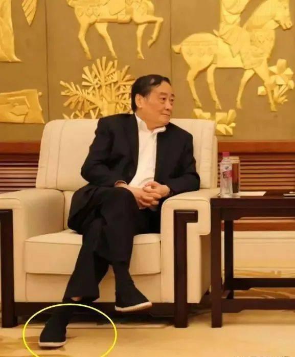直到看清宗庆后去世后儿女如今的处境，才明白杨少华有多“精明”
