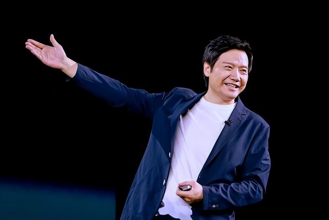 小米人设崩了？从“顶流”到信任危机，流量反噬内幕曝光让人意外