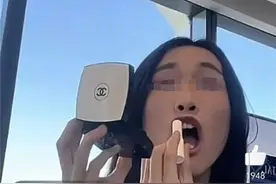 好惊悚：易建联嫖娼的ts男主因身体松垮大便失禁！传拉在金主床上图片