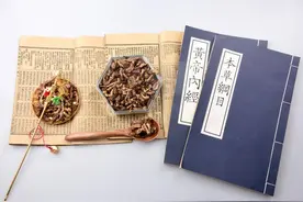 凌晨3、4点总醒，再也睡不着？中医：原来是这2处“堵”了！图片