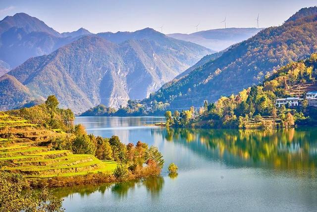 四川广元：湖光山色入画来