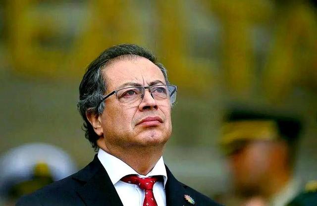 特朗普打响第一枪，美军不宣而战，没想到第一个站出来的人却是他