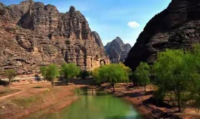 积石山是个什么样的地方？生活在这里的人们，一看到黄河就大喊家