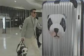 胡兵巨型行李箱装了35个look！真是开了眼了，我以为是特效呢图片