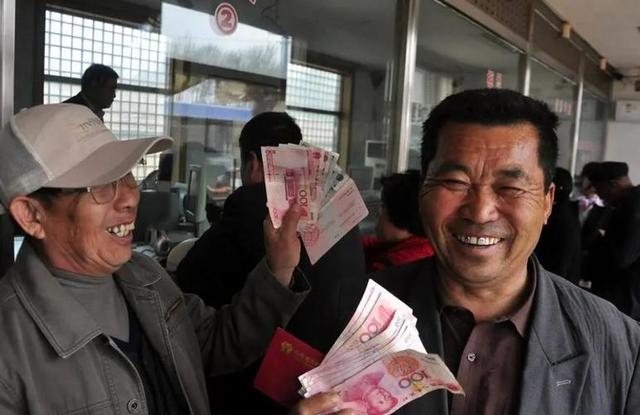 中央定调，退休新政落地，1969年以前出生人员，延迟更加受益吗？