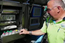 惊呆了！新西兰奶罐车竟然每天都要洗！干净到变态，看完彻底放心图片