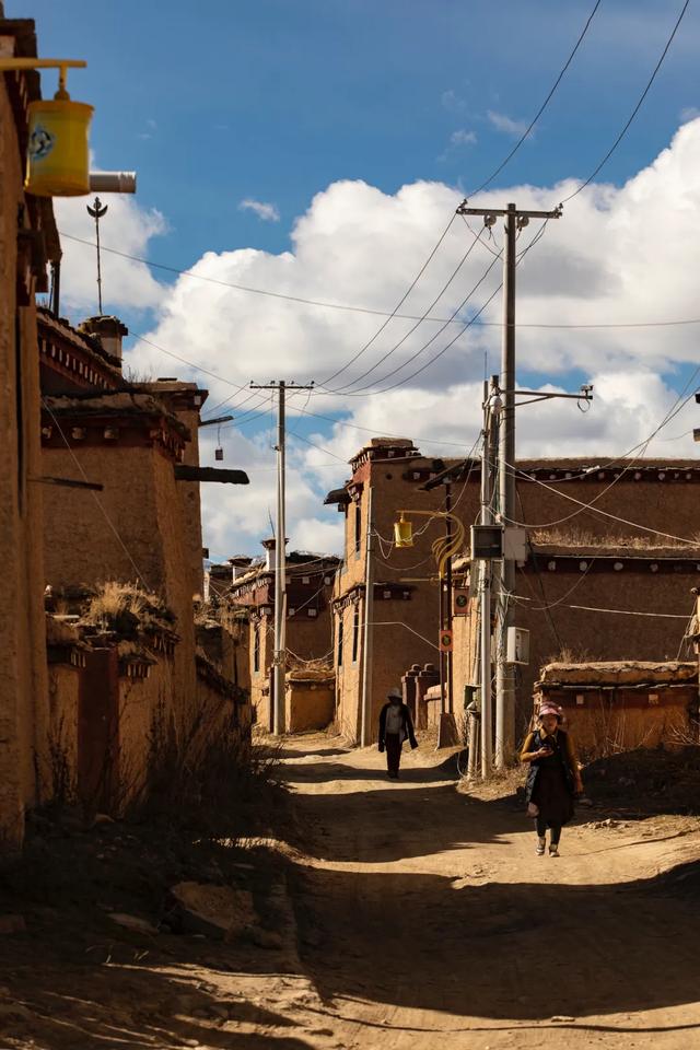 如果有时间，走一次川西顶级路线，1次深度体验胜过10次旅游！
